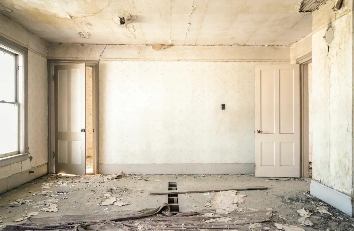 Waste disposal crew managing a cleanout project in Hawaiian Ocean View